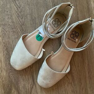 New Daisy Fuentes Womens Ballet Flats Light And Metalic Beige Color Sz 7 1/2 M